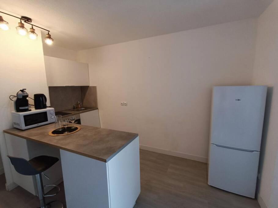 Appartement Tout Equipe 2 A 4 Couchages St Charles Marseilles Buitenkant foto