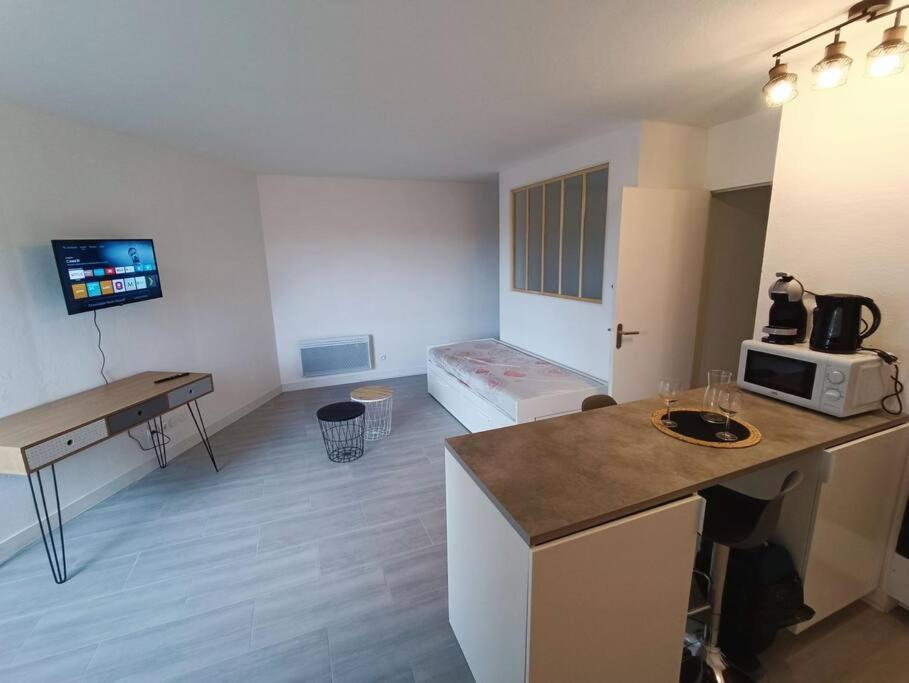 Appartement Tout Equipe 2 A 4 Couchages St Charles Marseilles Buitenkant foto